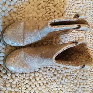Trimfoot Ivory Boots size 10